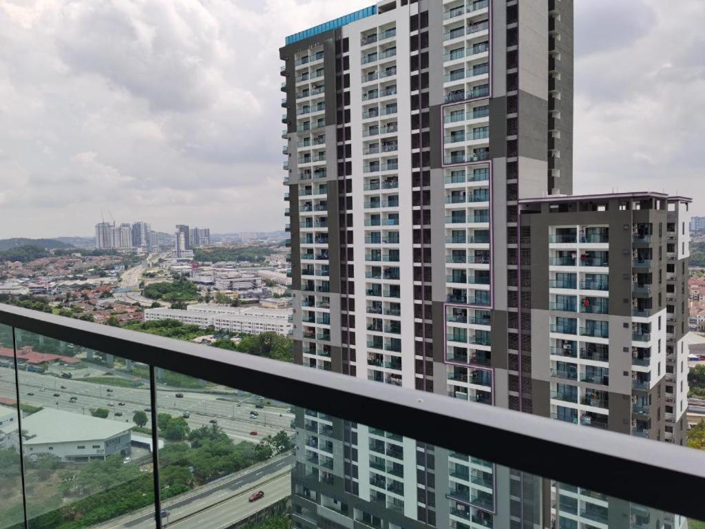 Landmark Residence 2 Service Apartment 5Min To Mrt 20Min To Kl Каджанг Екстериор снимка